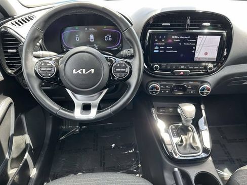 Used 2025 Kia Soul EX FWD image 18