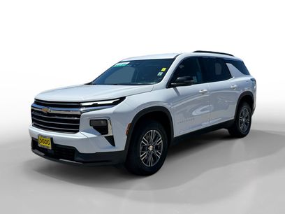Used 2025 Chevrolet Traverse LT