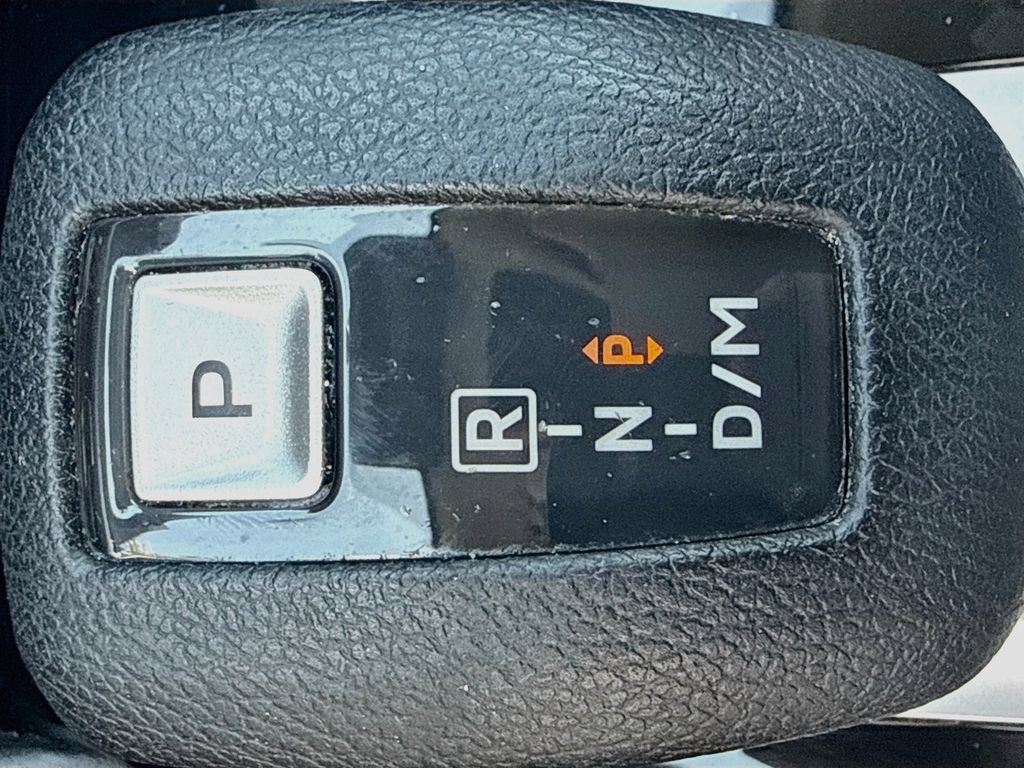 Used 2025 Mitsubishi Outlander ES FWD image 18