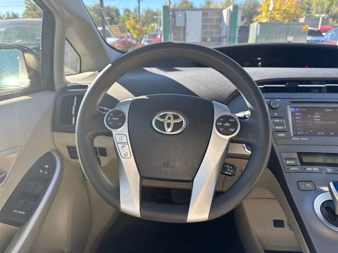 Used 2014 Toyota Prius Four image 28