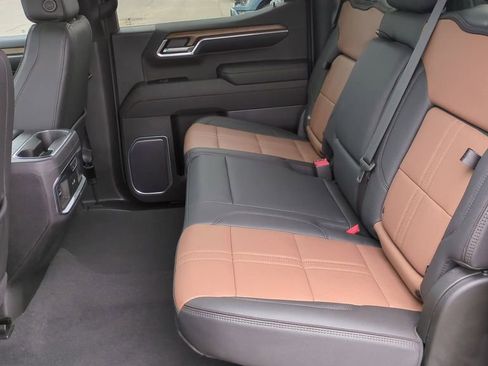 Used 2023 Chevrolet Silverado 1500 High Country w/ Z71 Off-Road Package image 18