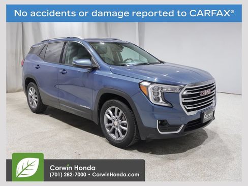 Used 2024 GMC Terrain SLT FWD image 1