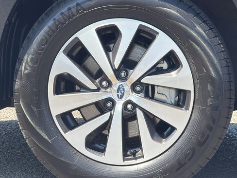 Used 2025 Subaru Outback Premium AWD/4WD image 25