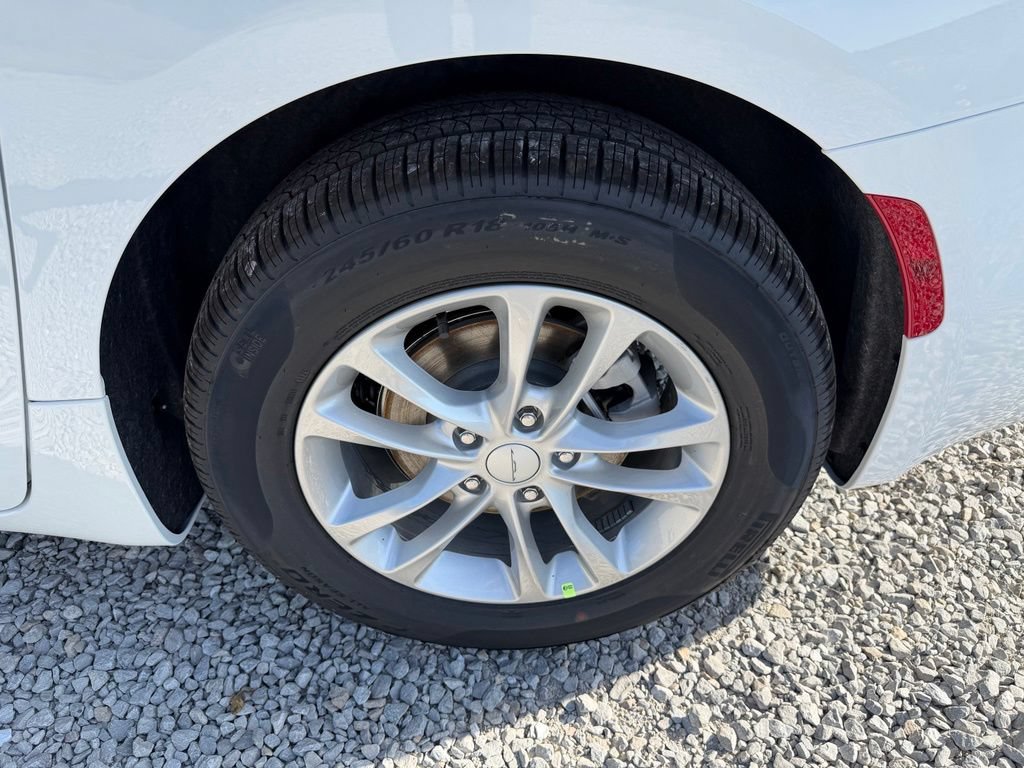 New 2027 Chrysler Pacifica Select FWD image 20