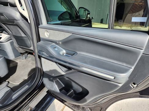 Used 2025 Lincoln Navigator Reserve AWD/4WD image 18