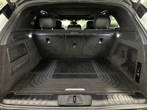 Used 2024 Land Rover Range Rover Sport SE AWD/4WD image 18