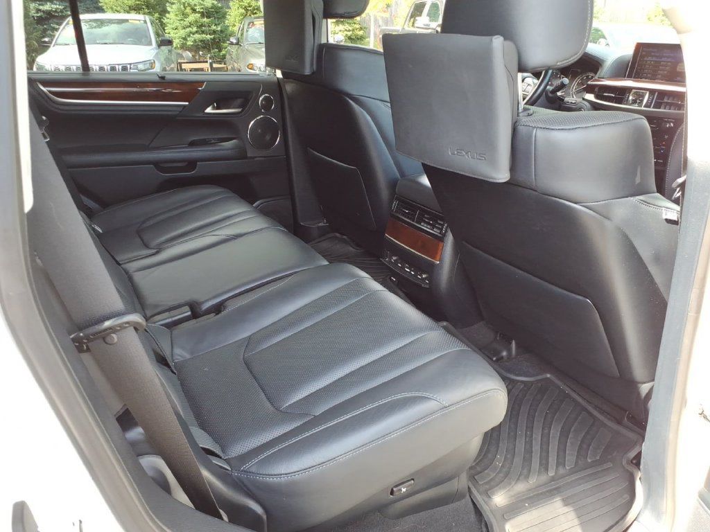 Used 2021 Lexus LX 570 4WD w/ Luxury Package image 14