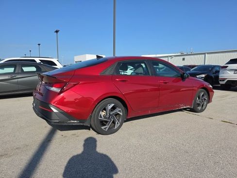 Certified 2025 Hyundai Elantra Sport FWD image 5