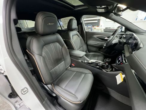New 2025 Buick Envista Avenir image 27
