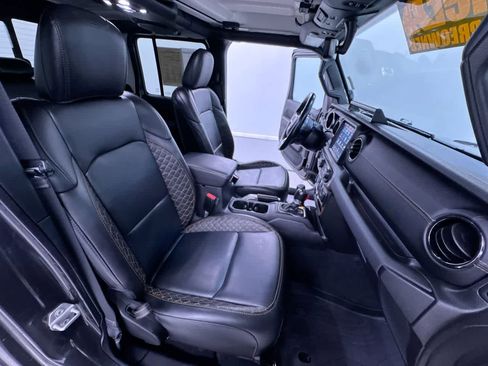 Used 2021 Jeep Gladiator Overland AWD/4WD image 36