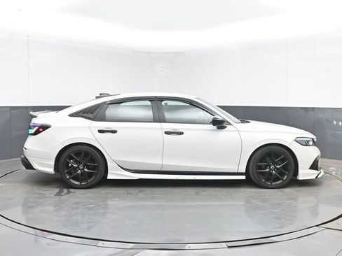 Used 2023 Honda Civic Sport image 11
