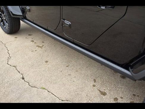 New 2025 Jeep Gladiator Sport image 18