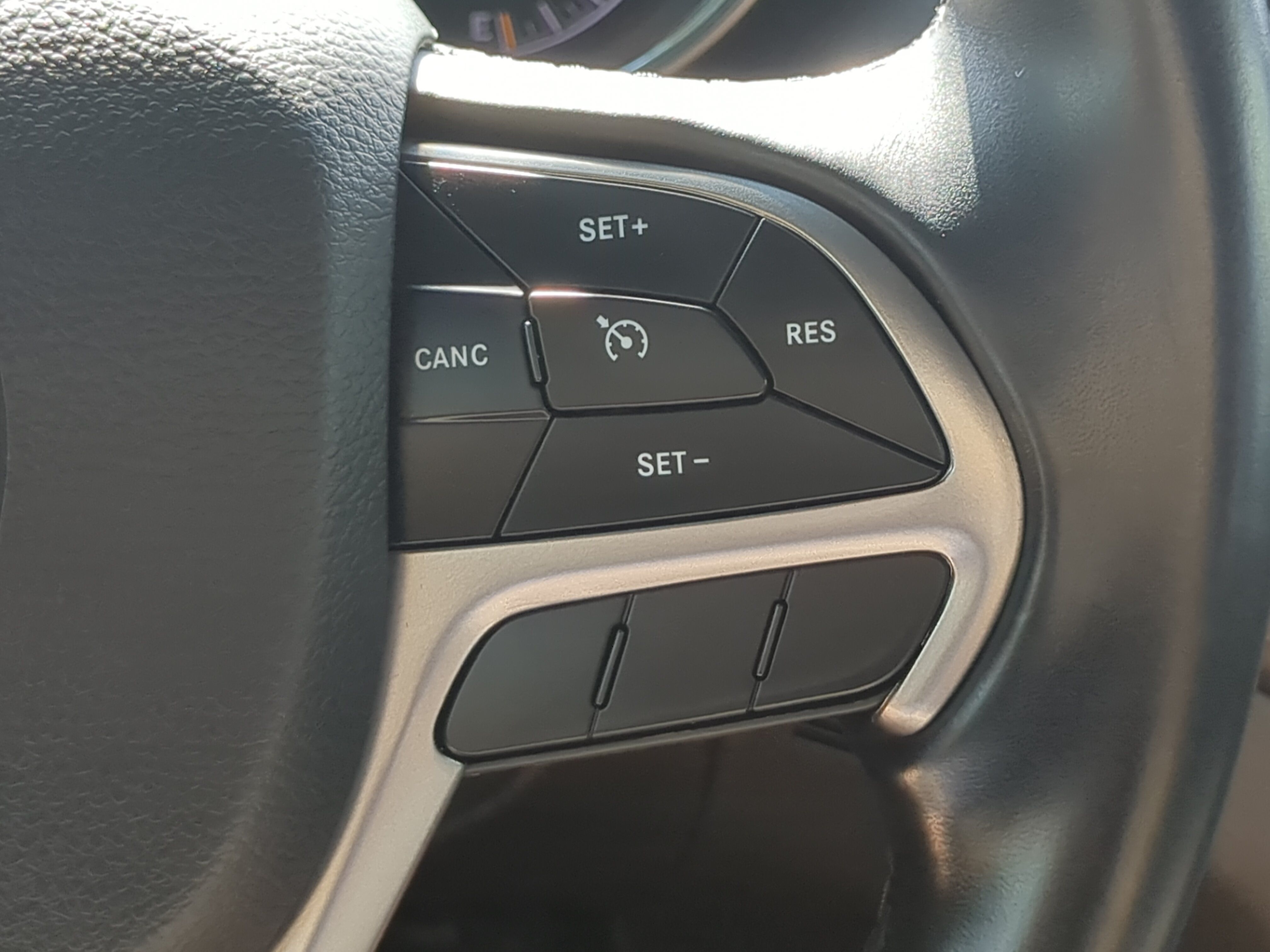 Used 2021 Jeep Grand Cherokee Laredo RWD image 22