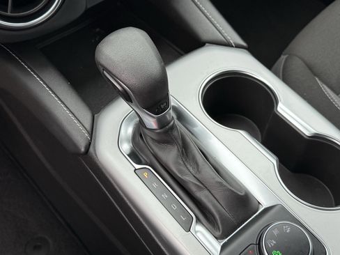 Used 2025 Chevrolet Blazer LT image 25