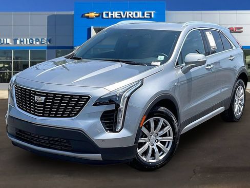 Used 2023 Cadillac XT4 Premium Luxury w/ Cold Weather Package AWD/4WD image 3