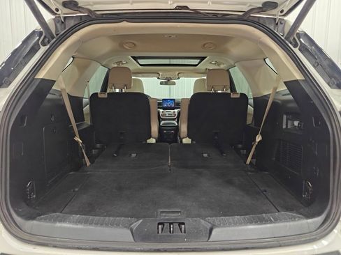 Used 2021 Ford Explorer XLT w/ Equipment Group 202A image 35