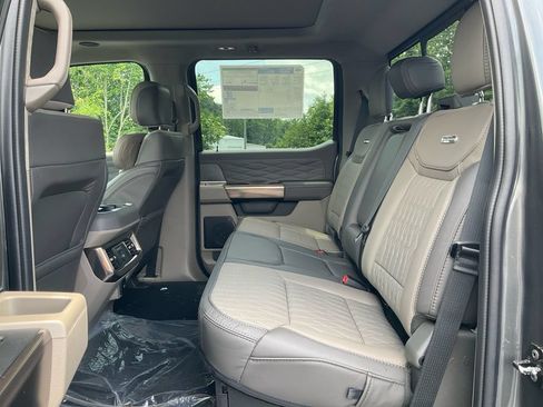 New 2026 Ford F250 Platinum w/ Platinum Plus Package AWD/4WD image 14
