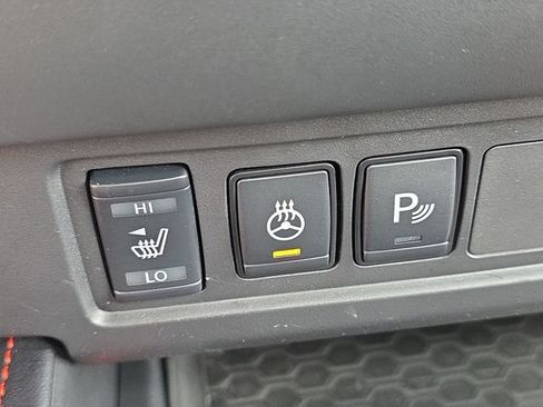 Certified 2025 Nissan Frontier PRO-4X w/ Pro Premium Package AWD/4WD image 38