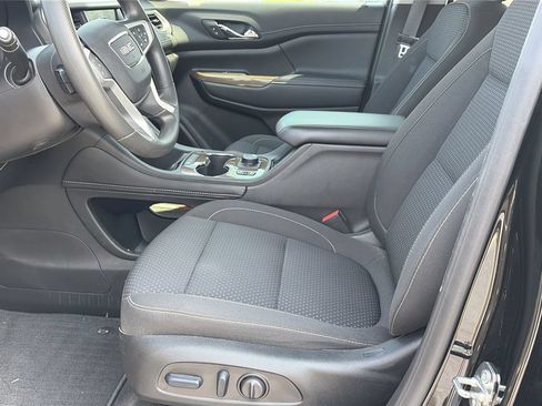 Used 2023 GMC Acadia SLE w/ Driver Convenience Package FWD image 17