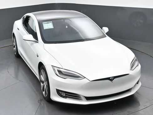 Used 2020 Tesla Model S Long Range Plus image 45