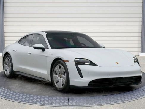 Used 2021 Porsche Taycan image 1