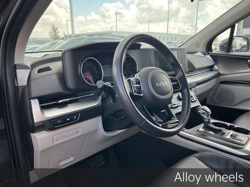 Certified 2024 Kia Carnival LX image 10
