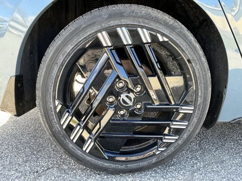 New 2026 Nissan Sentra SR w/ SR Premium Package FWD image 10