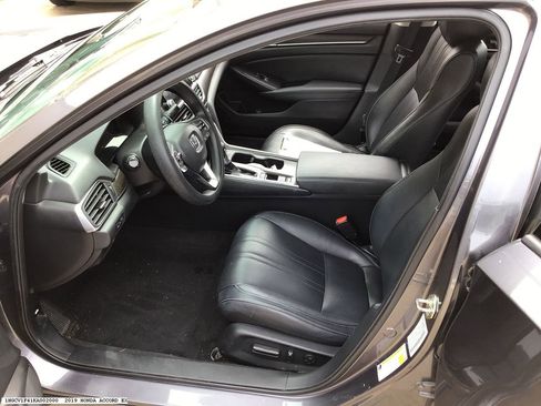 Used 2019 Honda Accord EX image 12