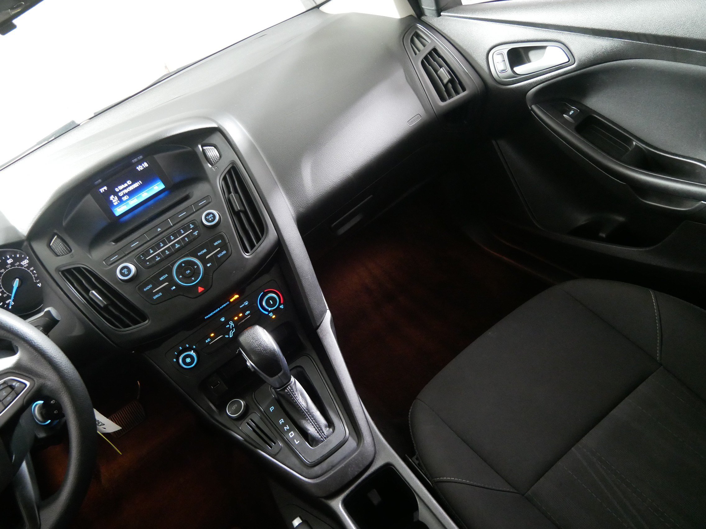 Used 2017 Ford Focus SE FWD image 11
