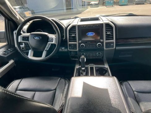 Used 2018 Ford F150 Lariat w/ Equipment Group 502A Luxury AWD/4WD image 11