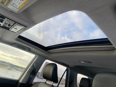 Used 2014 Toyota 4Runner SR5 Premium image 13