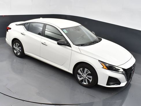 Used 2025 Nissan Altima 2.5 S image 42