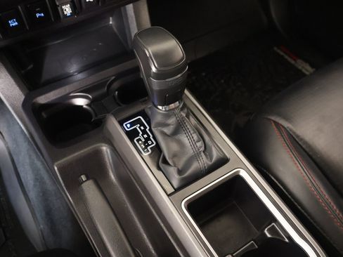 Used 2022 Toyota Tacoma TRD Pro AWD/4WD image 9