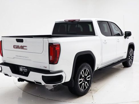 Used 2025 GMC Sierra 1500 AT4 w/ Technology Package AWD/4WD image 10