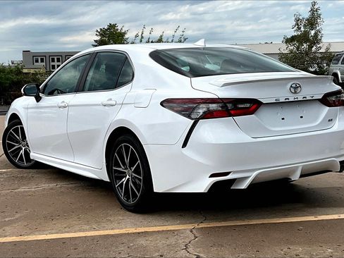 Used 2023 Toyota Camry SE image 12