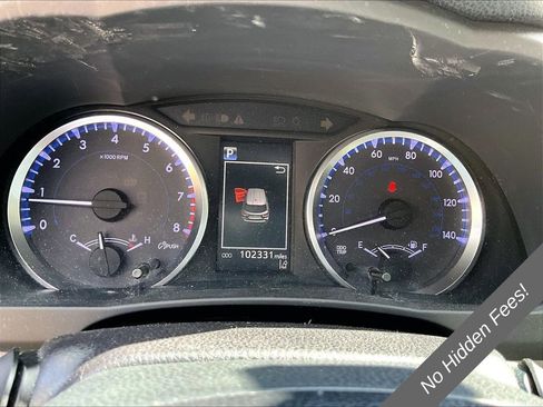 Used 2018 Toyota Highlander LE AWD/4WD image 15