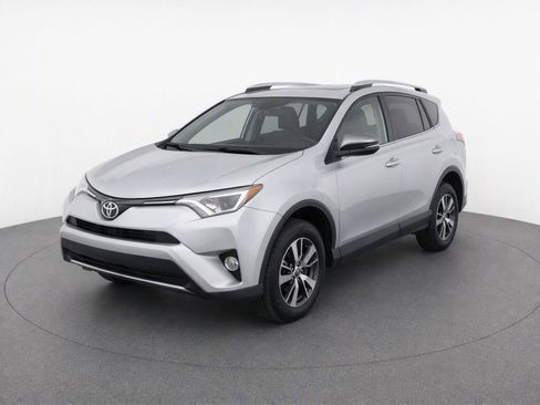 Used 2016 Toyota RAV4 XLE FWD image 2