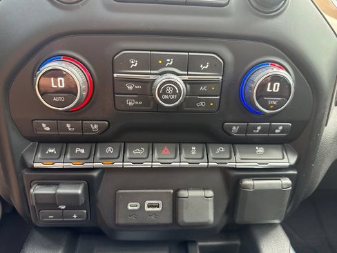Used 2019 Chevrolet Silverado 1500 High Country w/ Technology Package AWD/4WD image 41