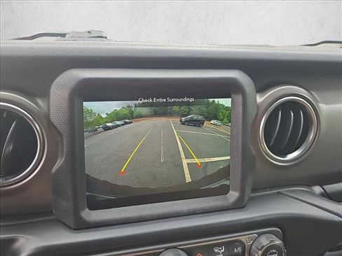 Used 2022 Jeep Wrangler Rubicon w/ LED Lighting Group AWD/4WD image 14