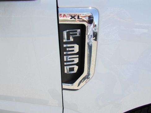 Used 2022 Ford F350 XL w/ Power Equipment Group image 7