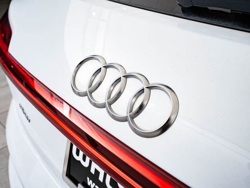 Used 2021 Audi e-tron Premium w/ Convenience Plus Package AWD/4WD image 18