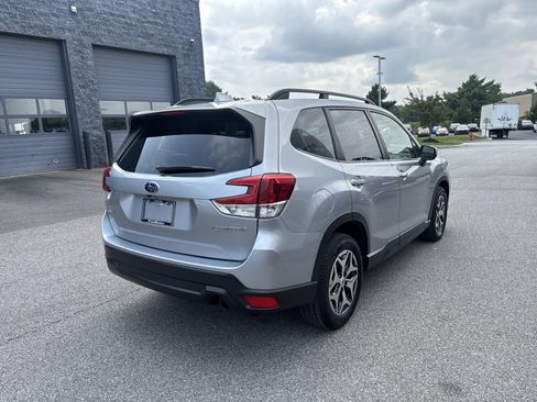Used 2021 Subaru Forester Premium AWD/4WD image 26