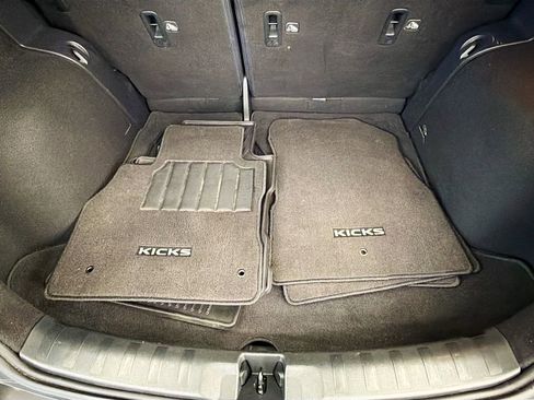 Used 2018 Nissan Kicks SV image 23