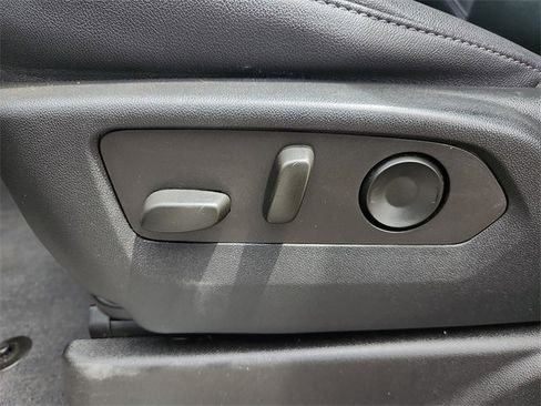 Used 2022 Chevrolet Tahoe Z71 image 15