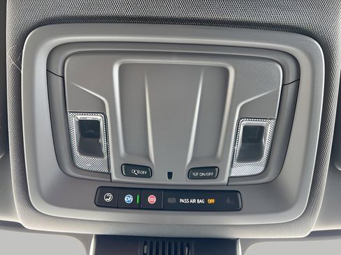 Used 2024 Chevrolet Silverado 1500 LT image 15