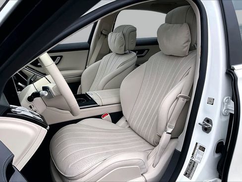 Certified 2023 Mercedes-Benz S 500 4MATIC w/ AMG Line image 8