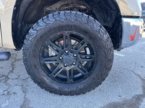 Used 2019 Toyota Tundra SR5 image 40