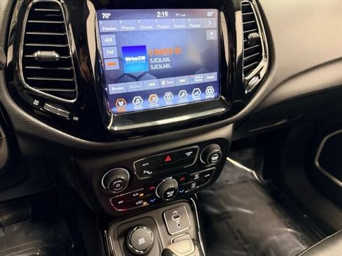 Used 2018 Jeep Compass Limited w/ Safe & Security Group AWD/4WD image 11