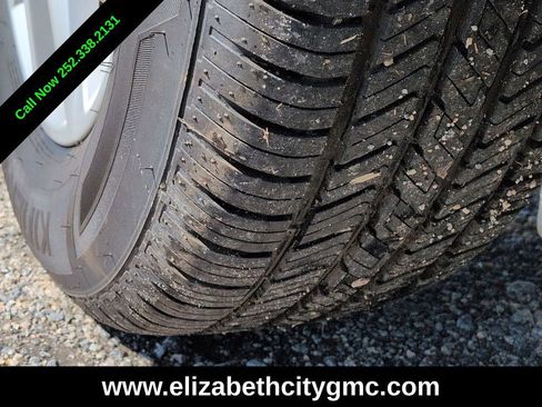 Used 2023 Chevrolet Equinox LT w/ Driver Convenience Package FWD image 12