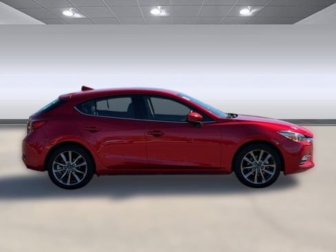 Used 2018 MAZDA MAZDA3 Touring FWD image 8
